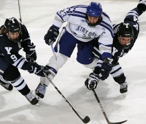 安菲尔德之战前球迷喊话这场必须赢，阿莫林微笑回应，我们每一场都瞄准胜利