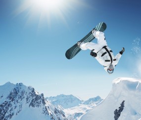 湾区翼龙险胜晋级，朱松玮关键复活砍11分助队夺季军战门票