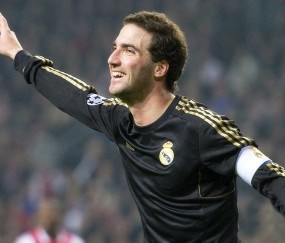 雄鹿主场迎战活塞，字母哥休战，康宁汉姆率队挑战东部霸主